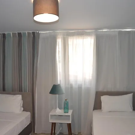 Aqua Mare Sea Side Aparthotel
