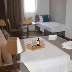 Aqua Mare Sea Side Apartmanhotel 3*
